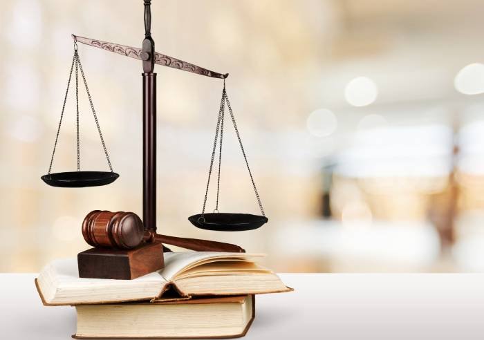 Защо е важно да се консултирате с адвокат преди подписване на важен договор